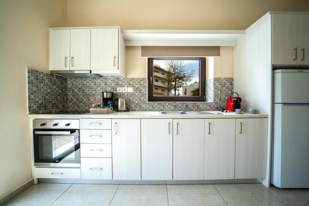 Iro City And Beach Boutique Homes Chrissi Akti Chania Exterior foto