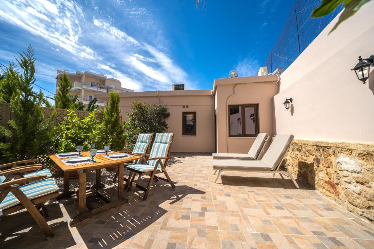 Iro City And Beach Boutique Homes Chrissi Akti Chania Exterior foto