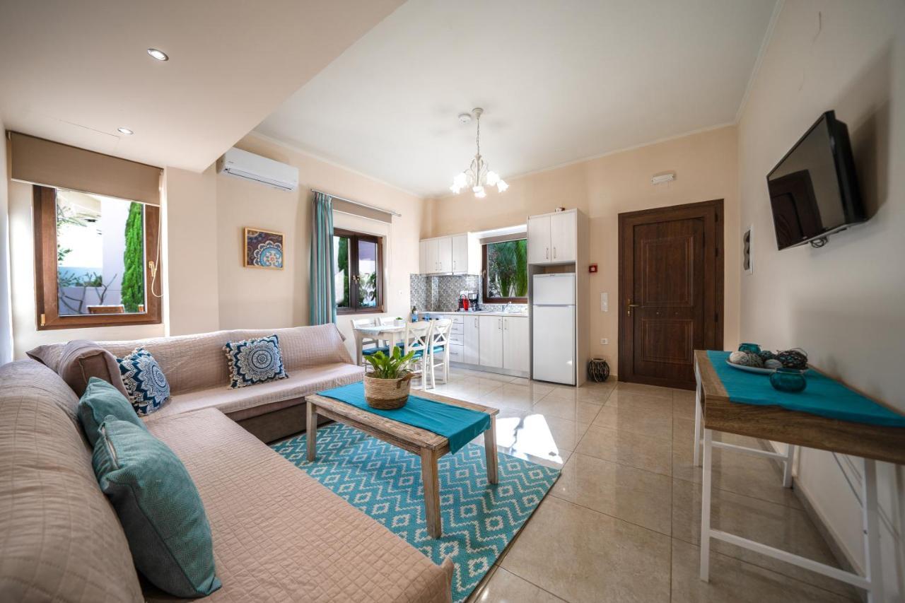 Iro City And Beach Boutique Homes Chrissi Akti Chania Exterior foto