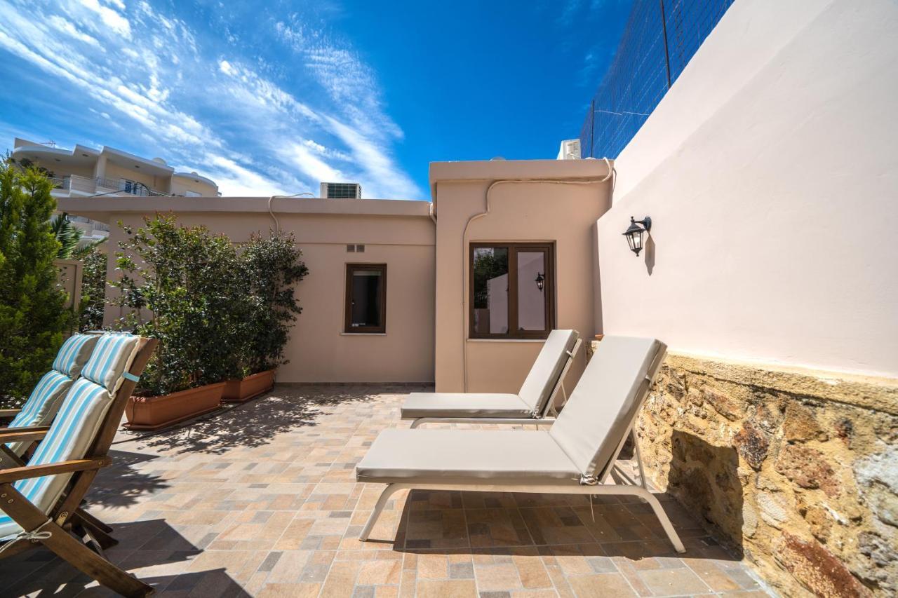 Iro City And Beach Boutique Homes Chrissi Akti Chania Exterior foto