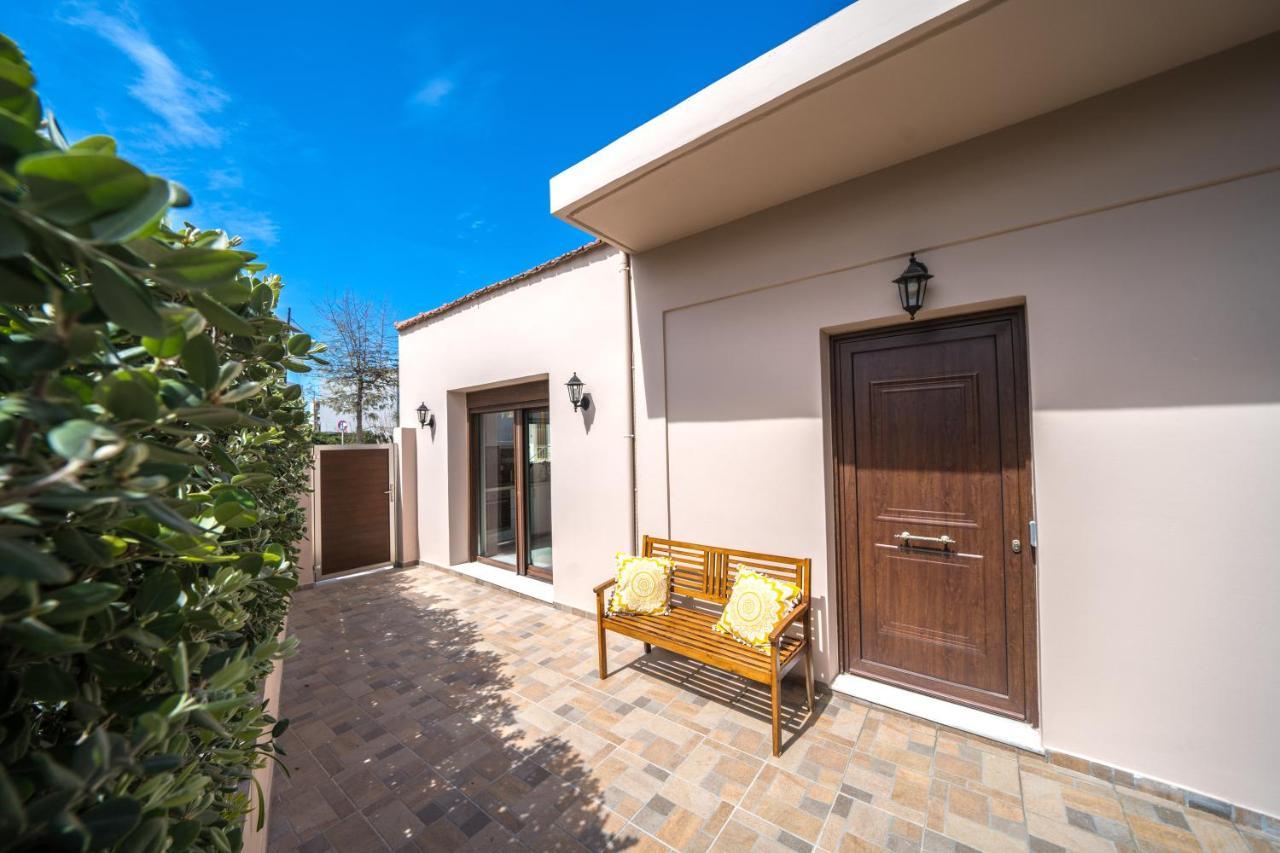 Iro City And Beach Boutique Homes Chrissi Akti Chania Exterior foto