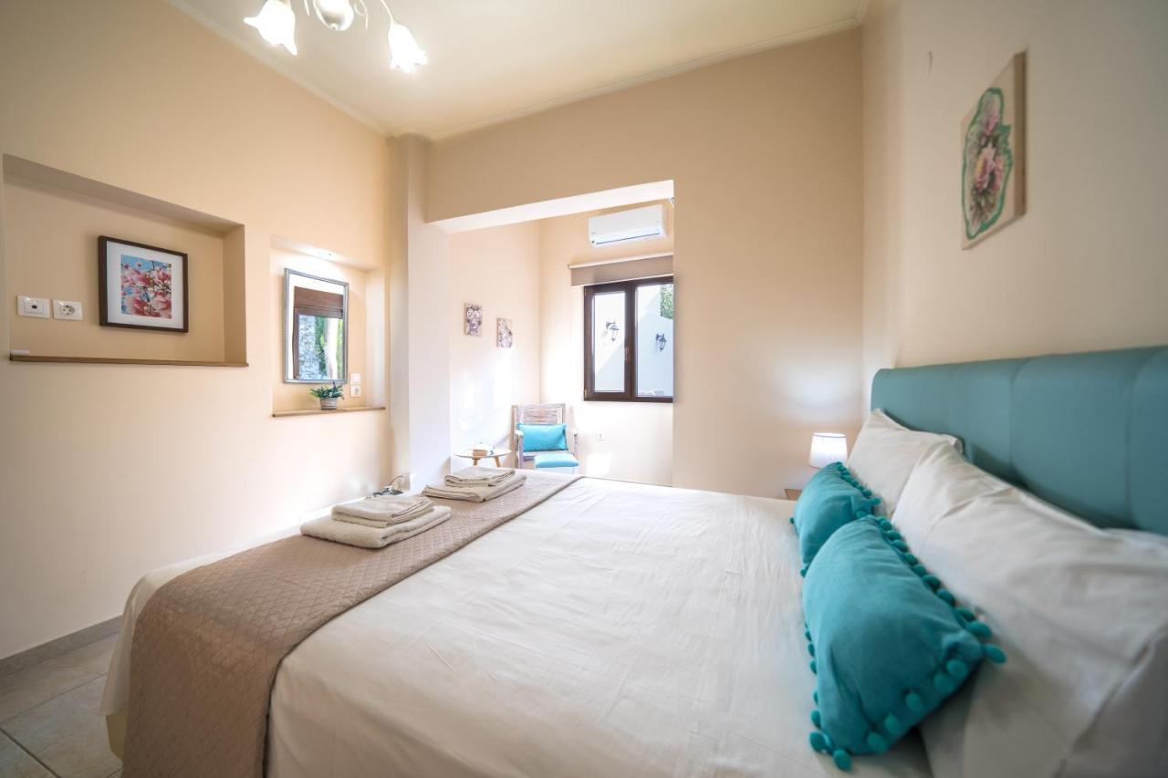 Iro City And Beach Boutique Homes Chrissi Akti Chania Exterior foto
