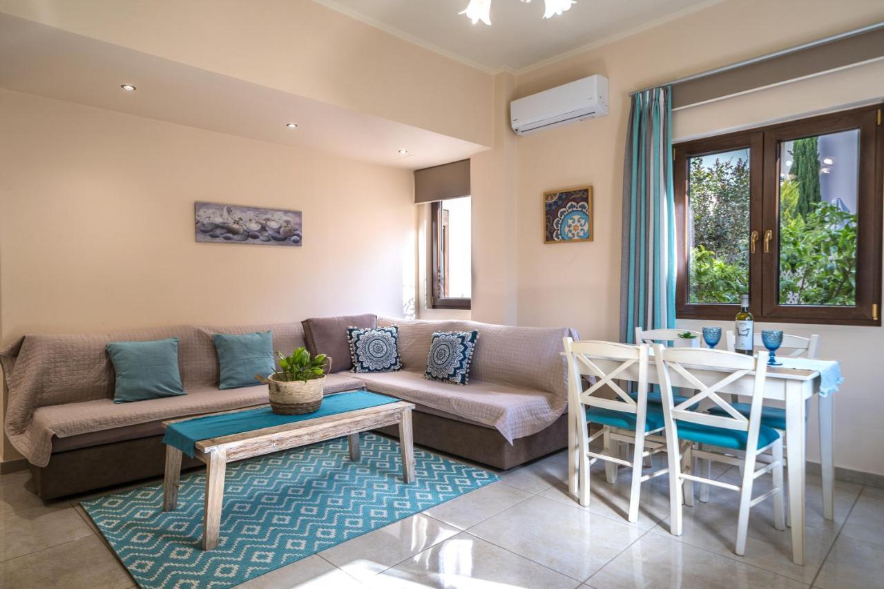 Iro City And Beach Boutique Homes Chrissi Akti Chania Exterior foto