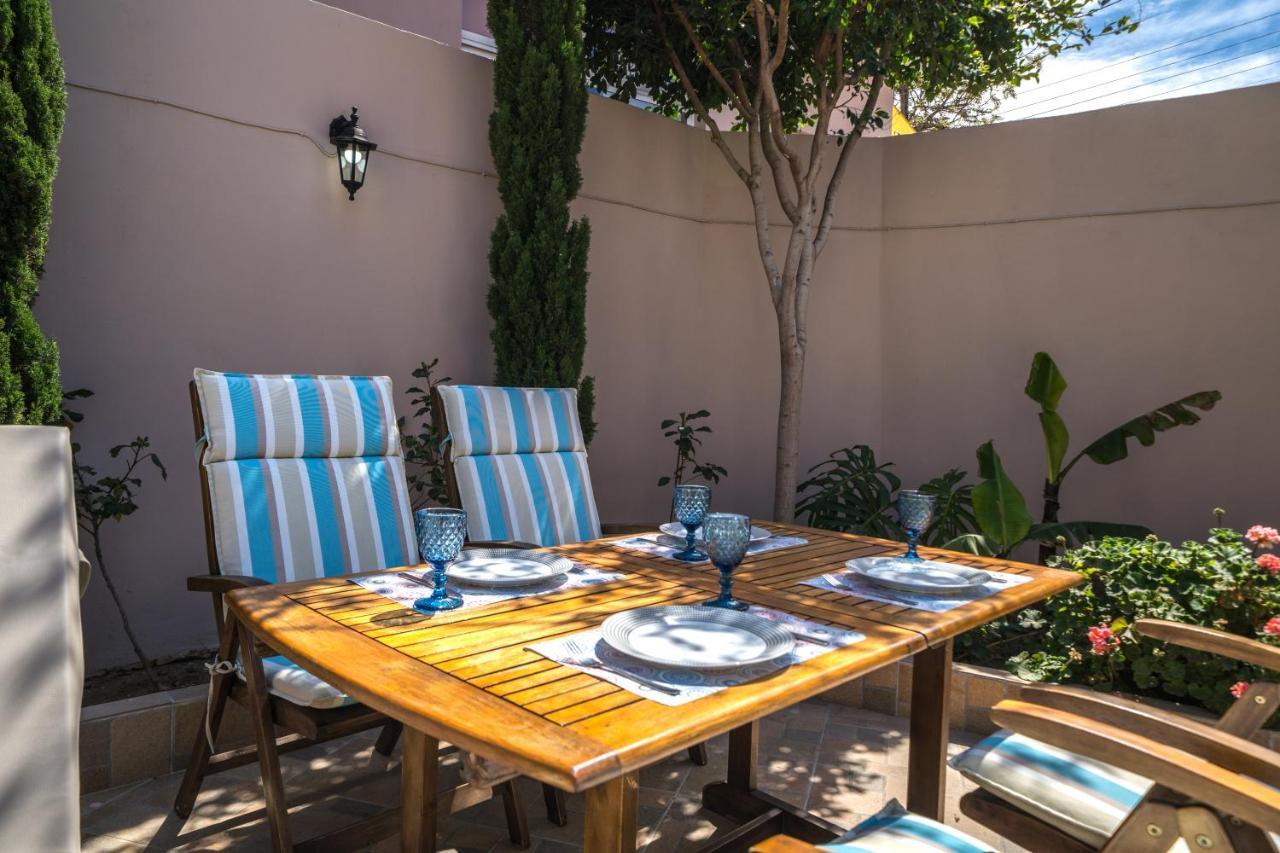 Iro City And Beach Boutique Homes Chrissi Akti Chania Exterior foto