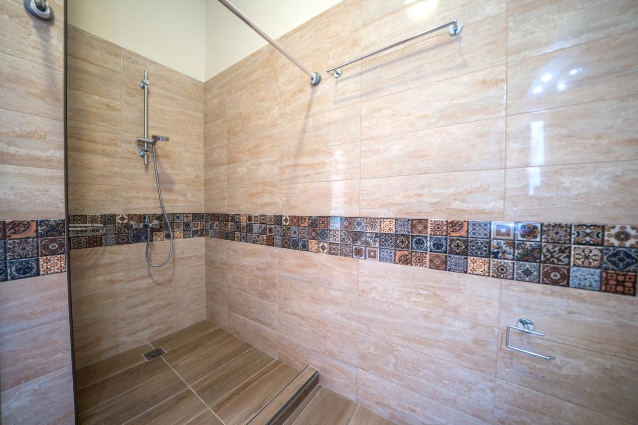 Iro City And Beach Boutique Homes Chrissi Akti Chania Exterior foto