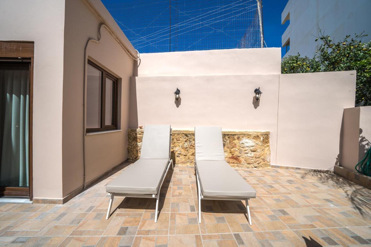 Iro City And Beach Boutique Homes Chrissi Akti Chania Exterior foto