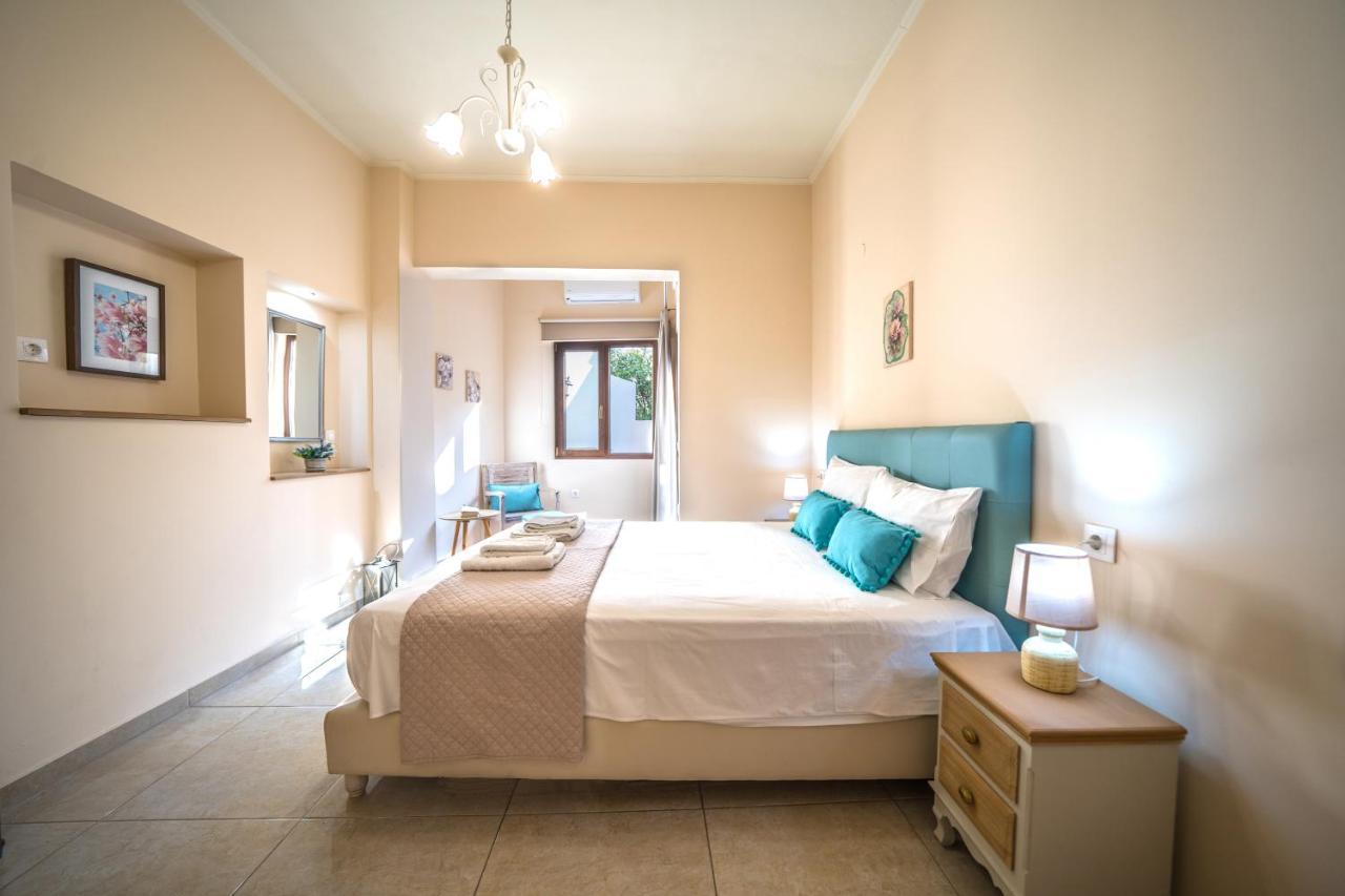 Iro City And Beach Boutique Homes Chrissi Akti Chania Exterior foto