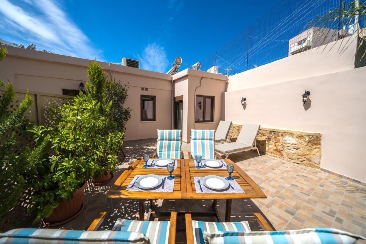 Iro City And Beach Boutique Homes Chrissi Akti Chania Exterior foto